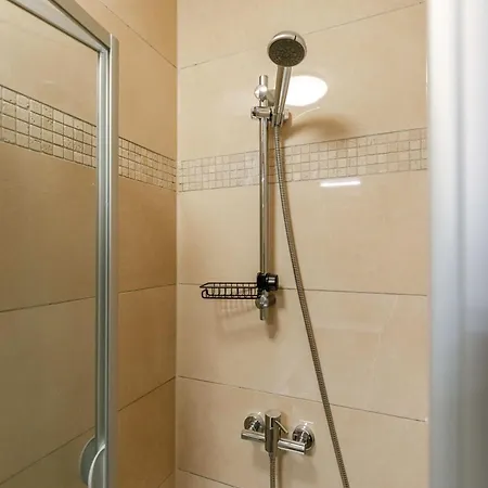 Huswell - Cozy On Walking Distance From The Apartment