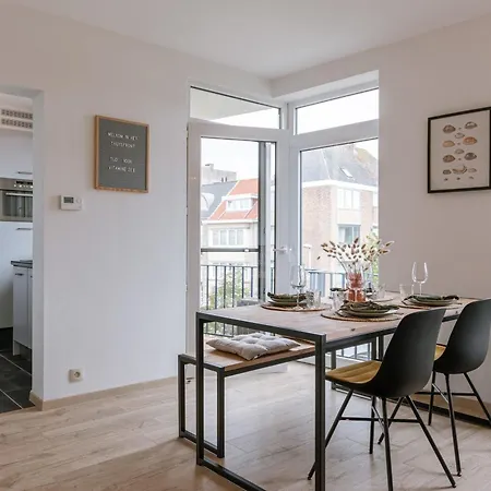 Апартаменты Huswell - Cozy On Walking Distance From The *