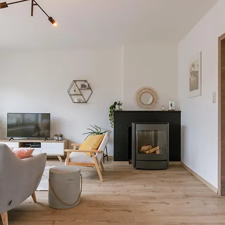 Апартаменты Huswell - Cozy On Walking Distance From The *
