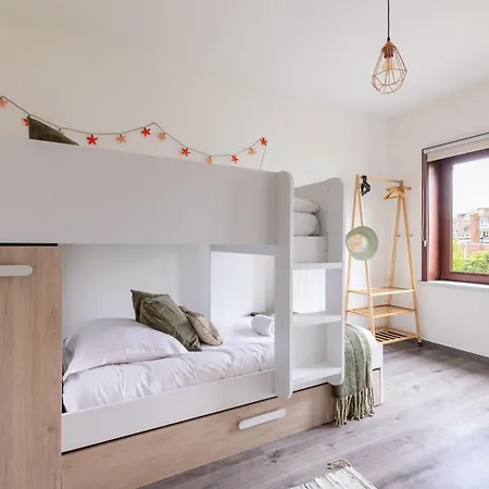 Апартаменты Huswell - Cozy On Walking Distance From The *